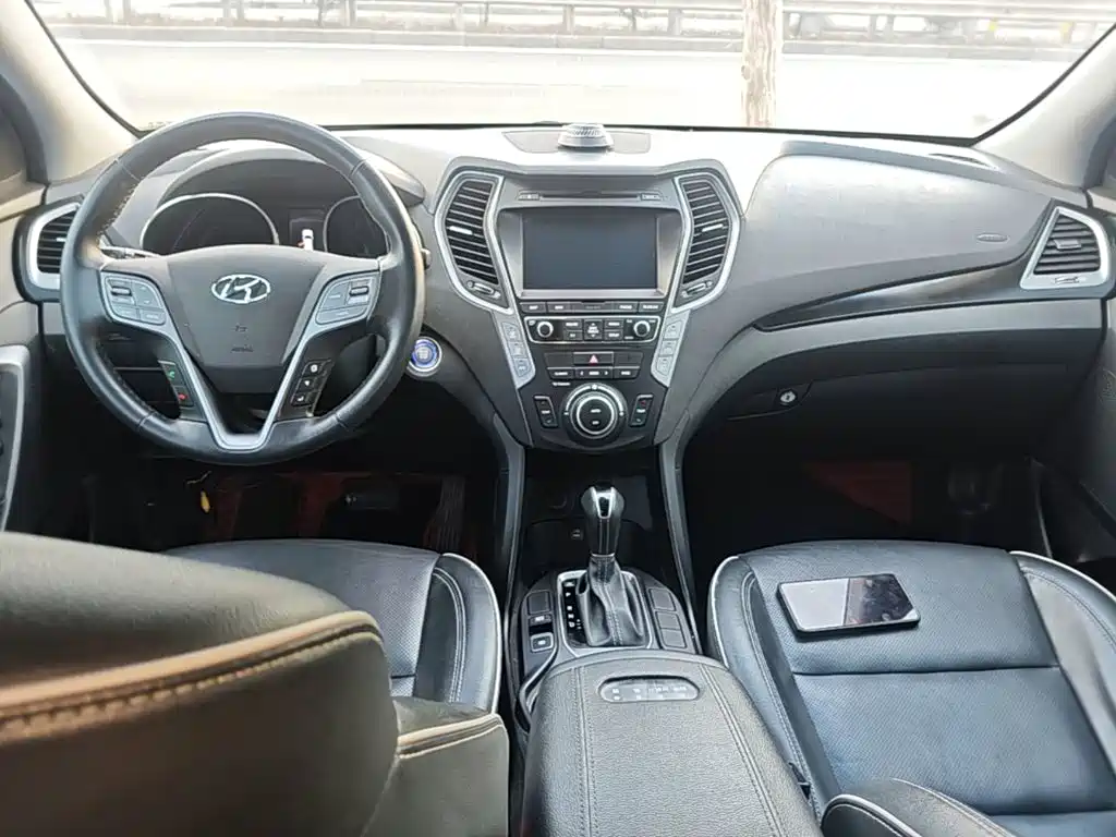 Hyundai Santa Fe — фото 9