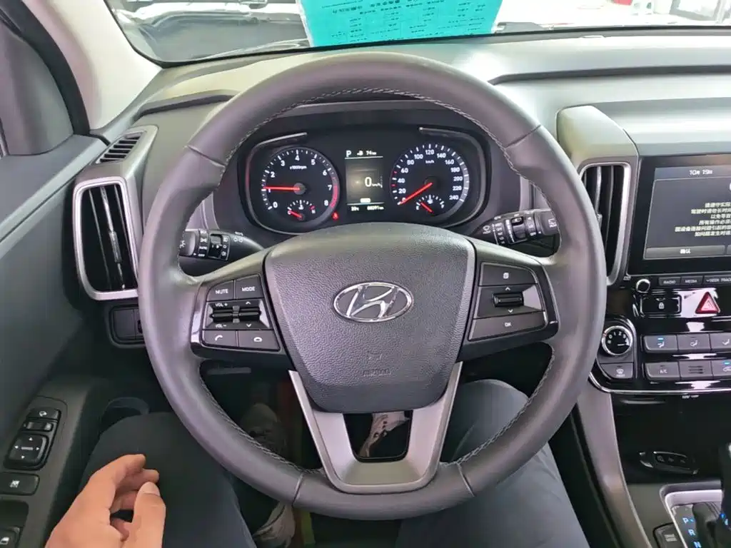 Hyundai ix35 — фото 10
