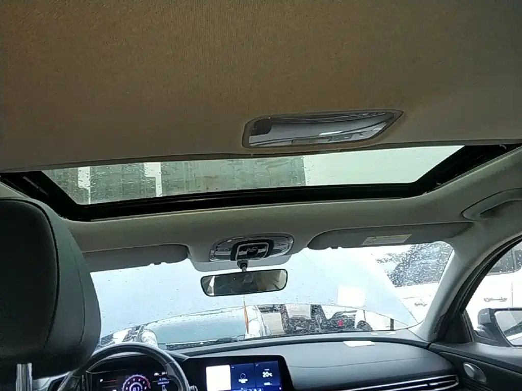 Hyundai Elantra — фото 17
