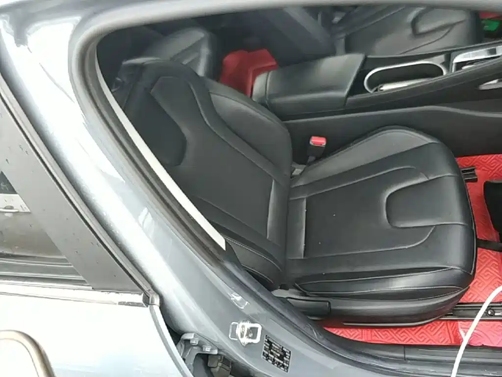 Hyundai Elantra — фото 24