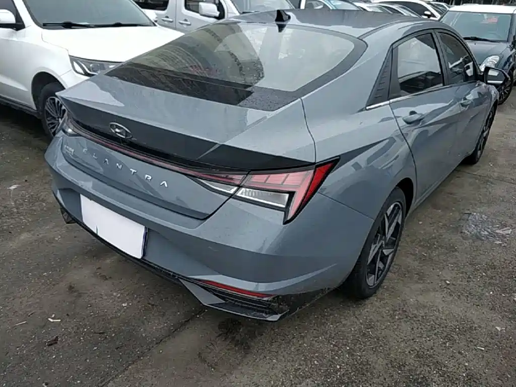 Hyundai Elantra — фото 6