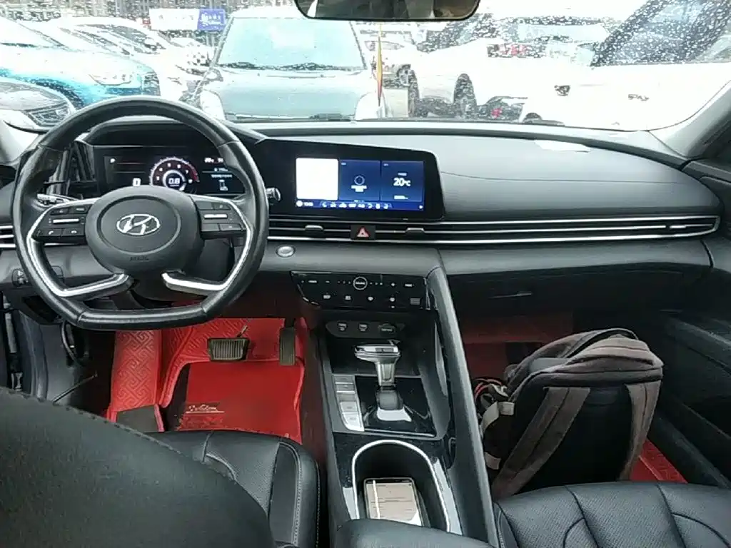Hyundai Elantra — фото 9