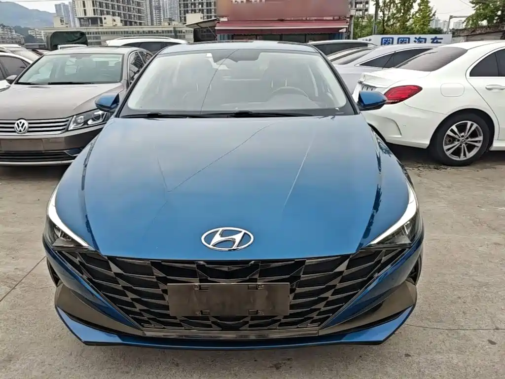Hyundai Elantra — фото 2