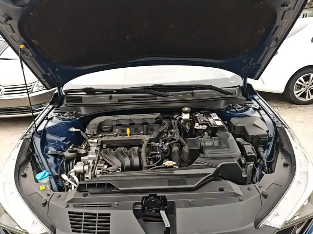 Hyundai Elantra — фото 19