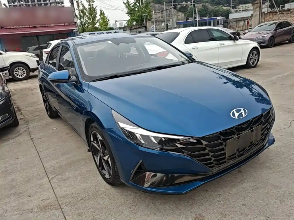 Hyundai Elantra — фото 3