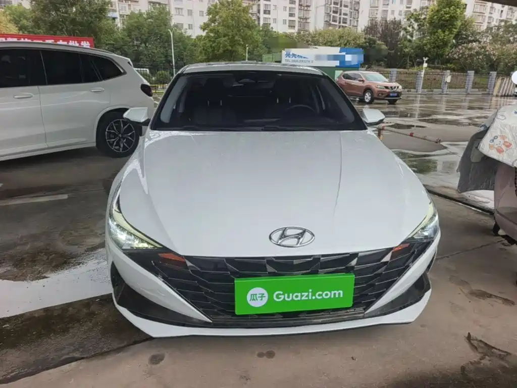 Hyundai Elantra — фото 2