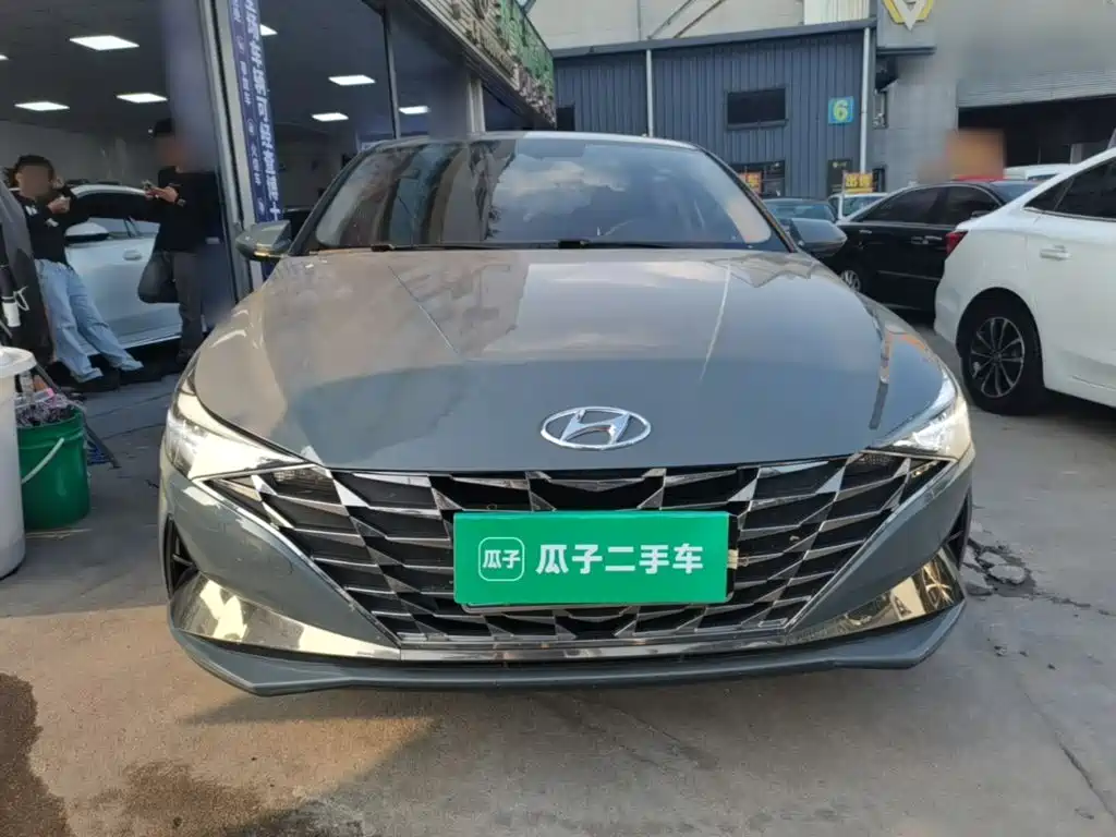 Hyundai Elantra — фото 2