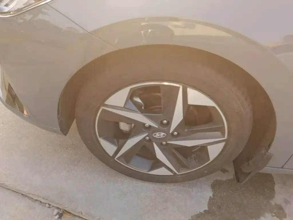 Hyundai Elantra — фото 22