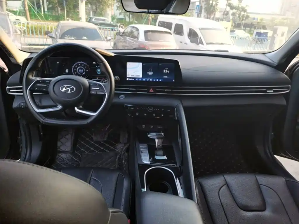 Hyundai Elantra — фото 9