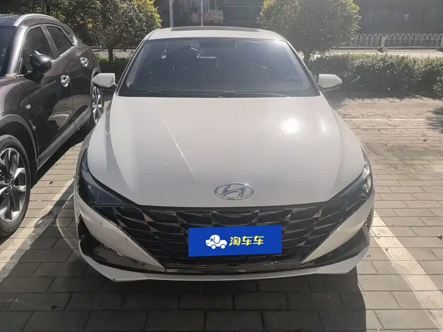 Hyundai Elantra — фото 2