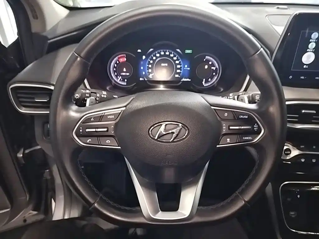 Hyundai Santa Fe — фото 10
