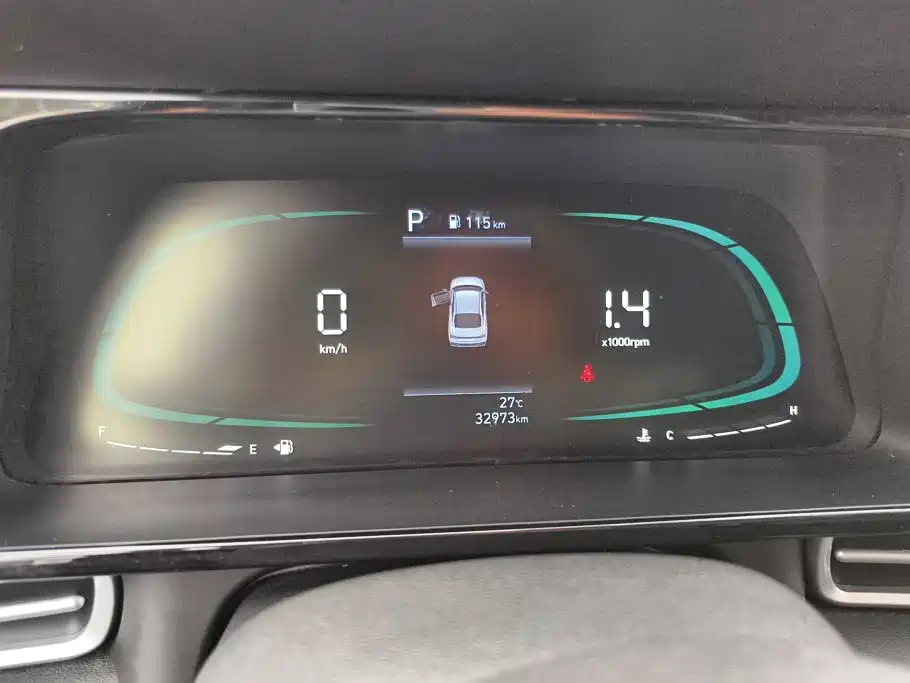 Hyundai Elantra — фото 14