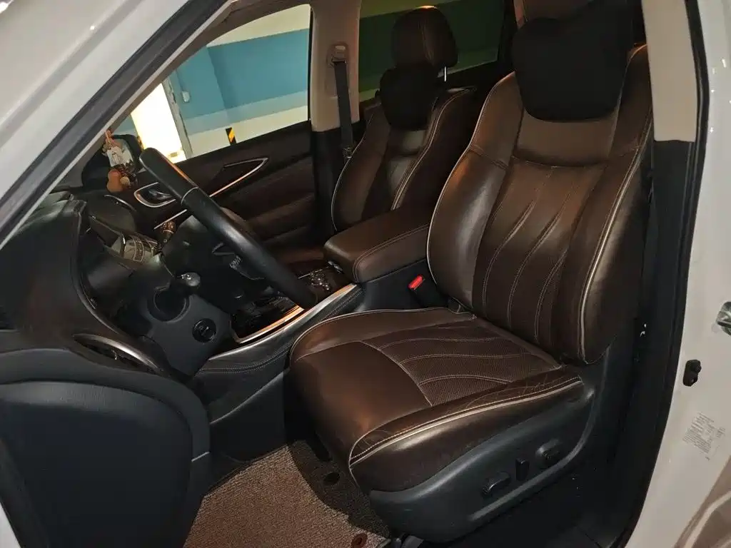Infiniti QX60 (Import) — фото 11