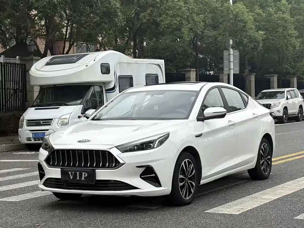 JAC A5 — фото 1