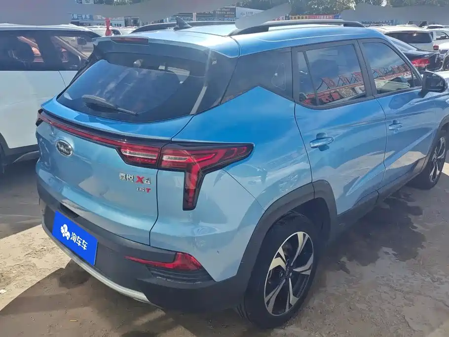 JAC X4 — фото 3