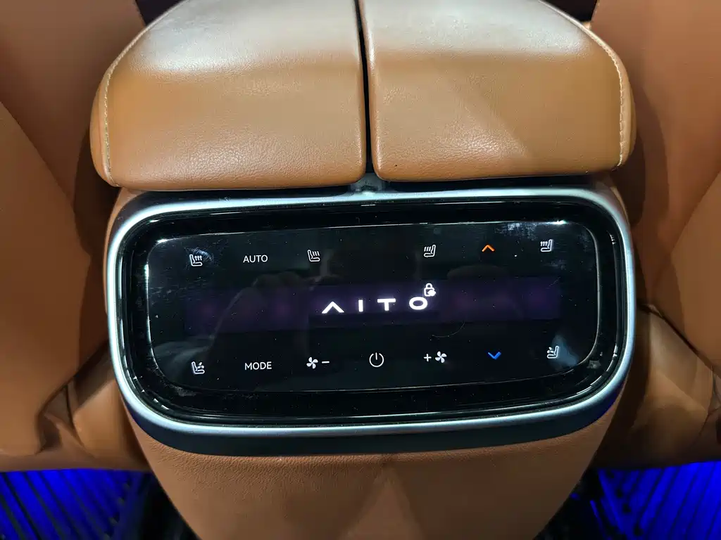AITO AITO M7 — фото 20
