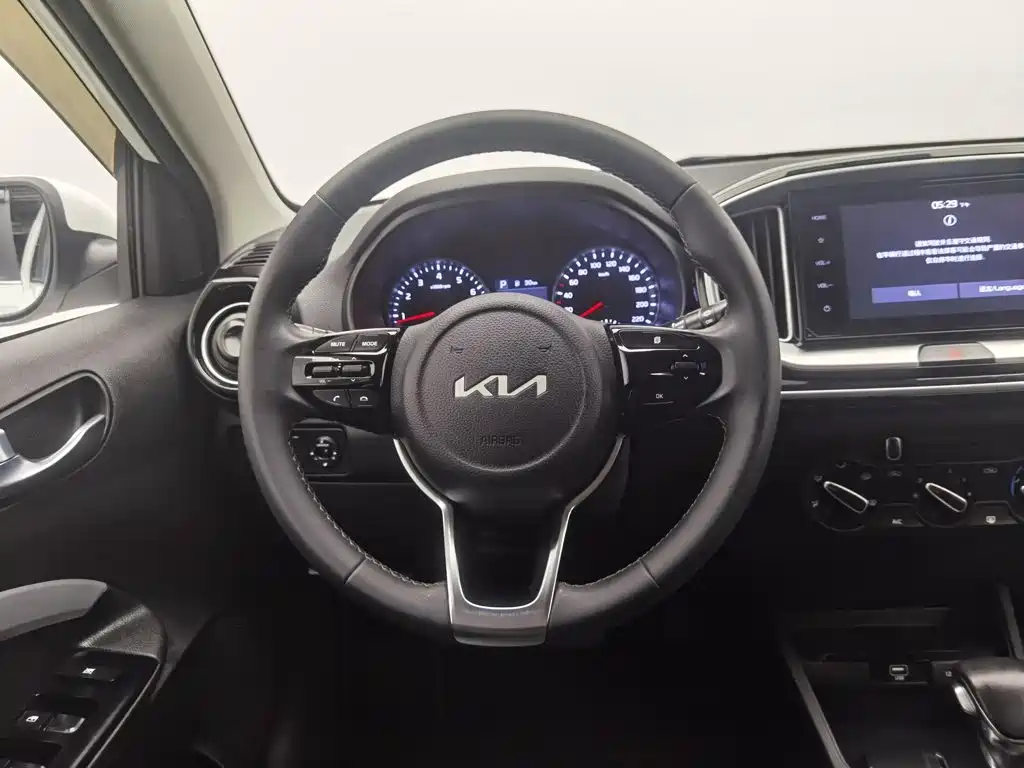 Kia KX1 — фото 11