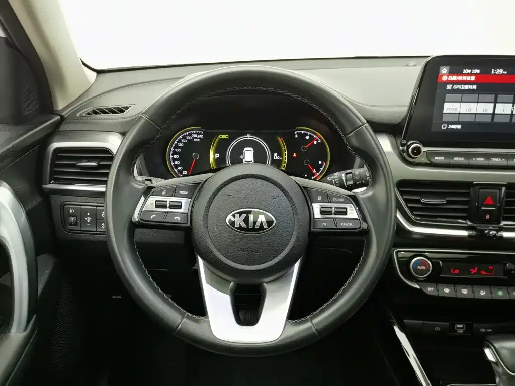 Kia Sportage — фото 11