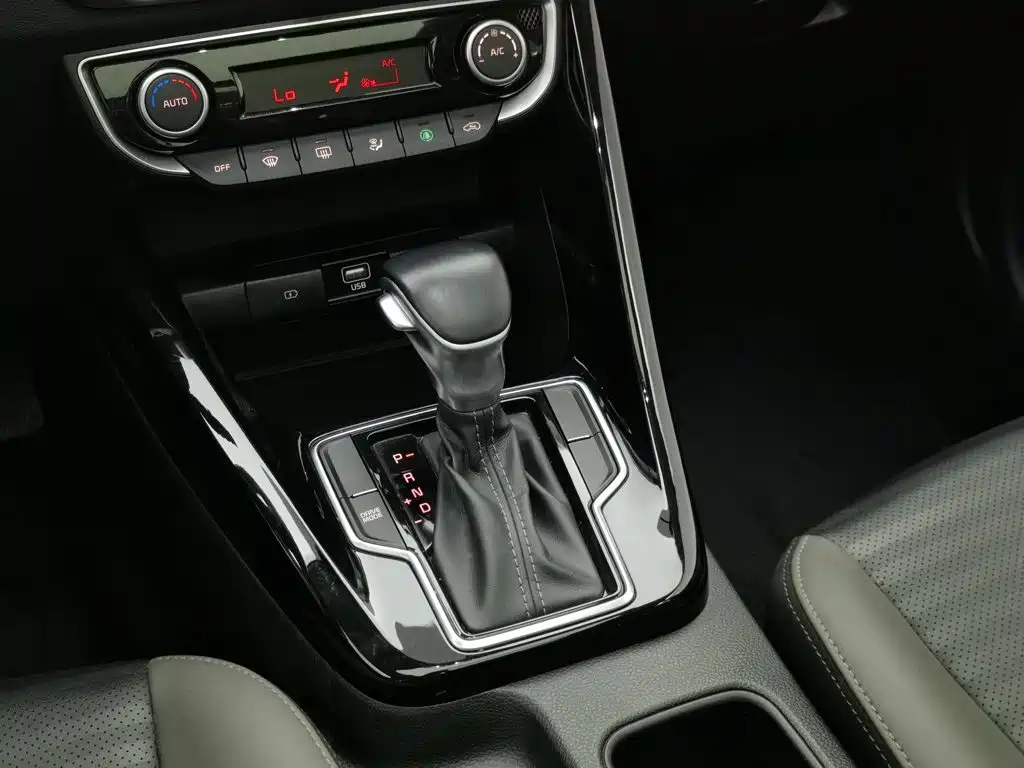 Kia Sportage — фото 13