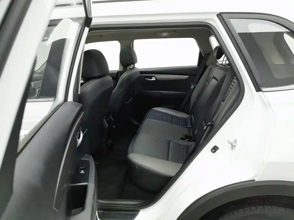 Kia Sportage — фото 15