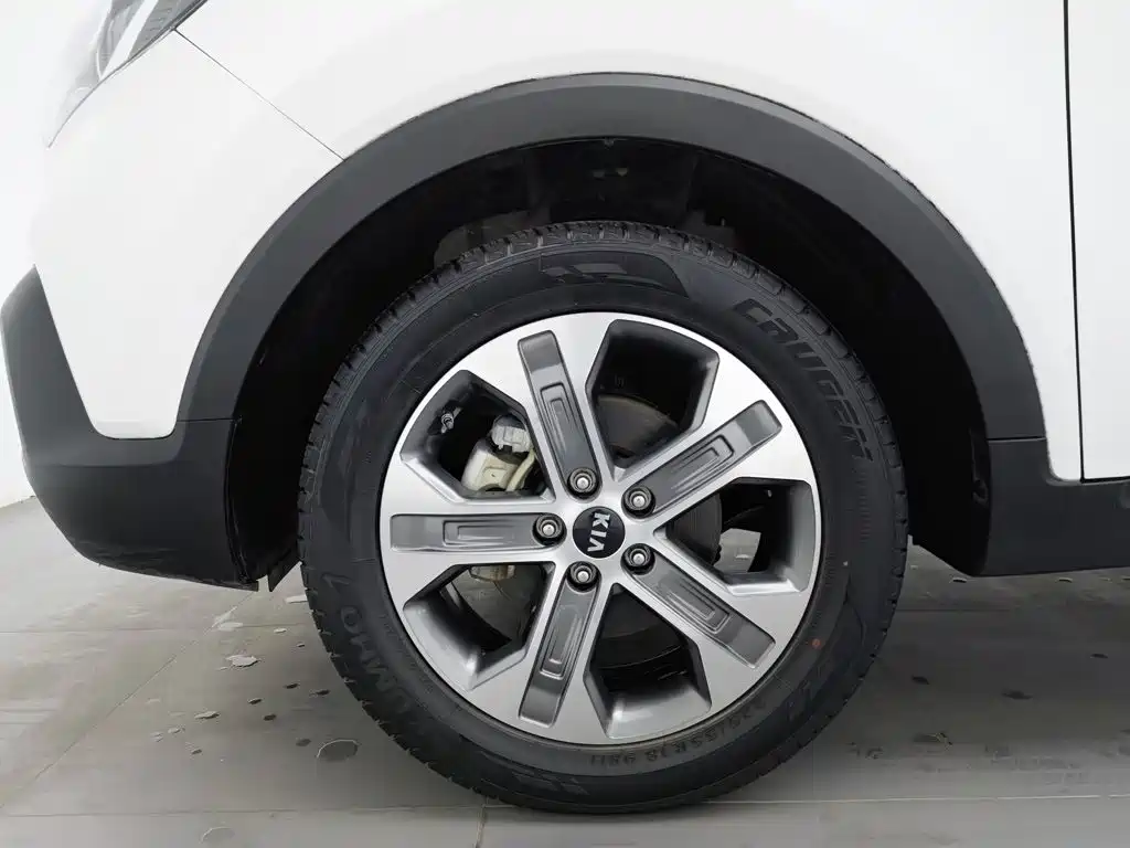 Kia Sportage — фото 17