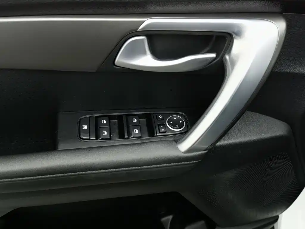 Kia Sportage — фото 9