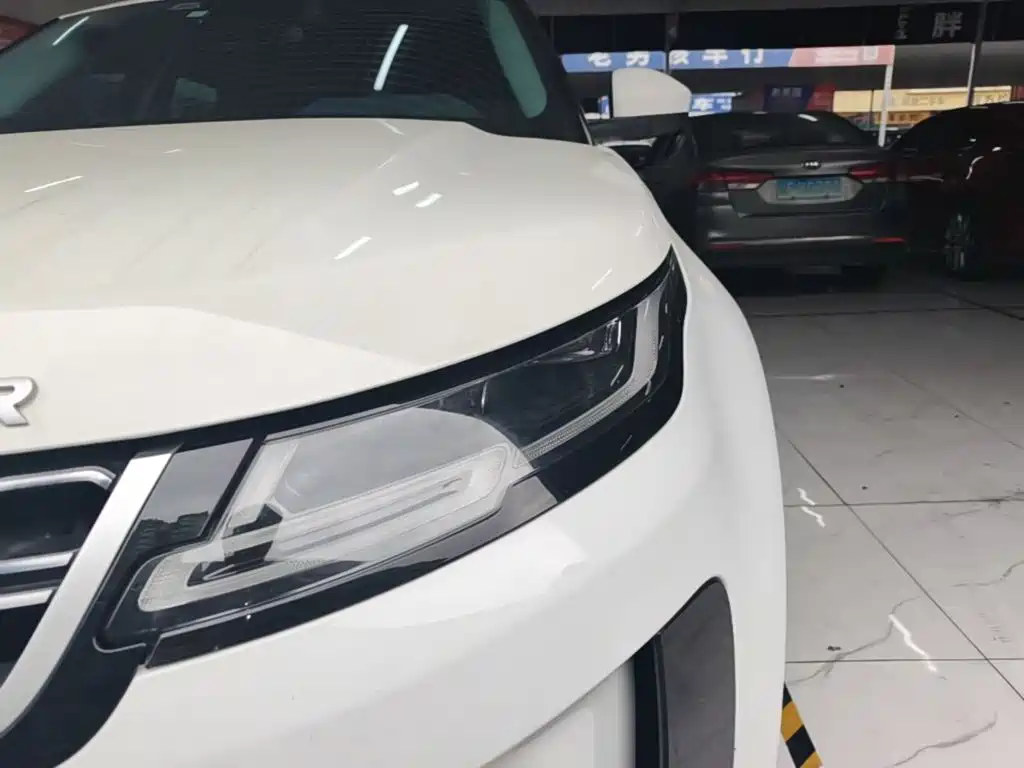 Land Rover Evoque — фото 23