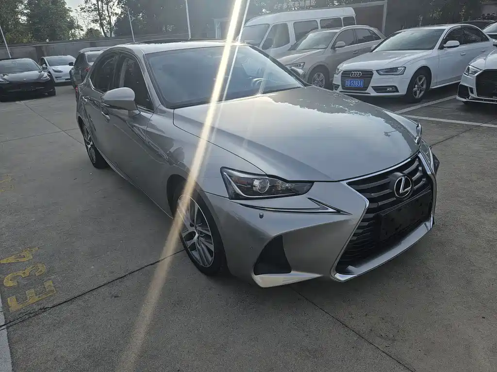 Lexus IS — фото 3