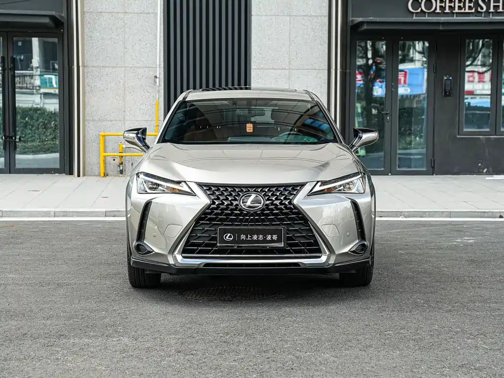Lexus UX — фото 2