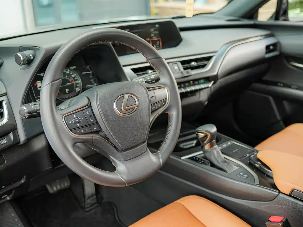 Lexus UX — фото 9