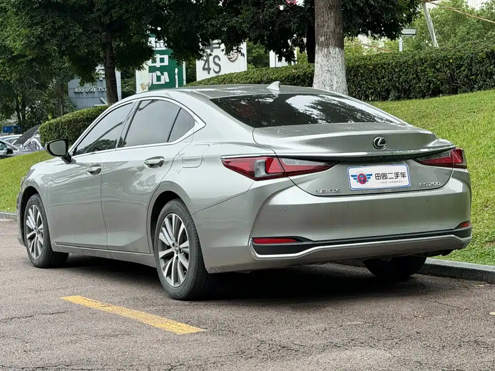 Lexus ES — фото 4