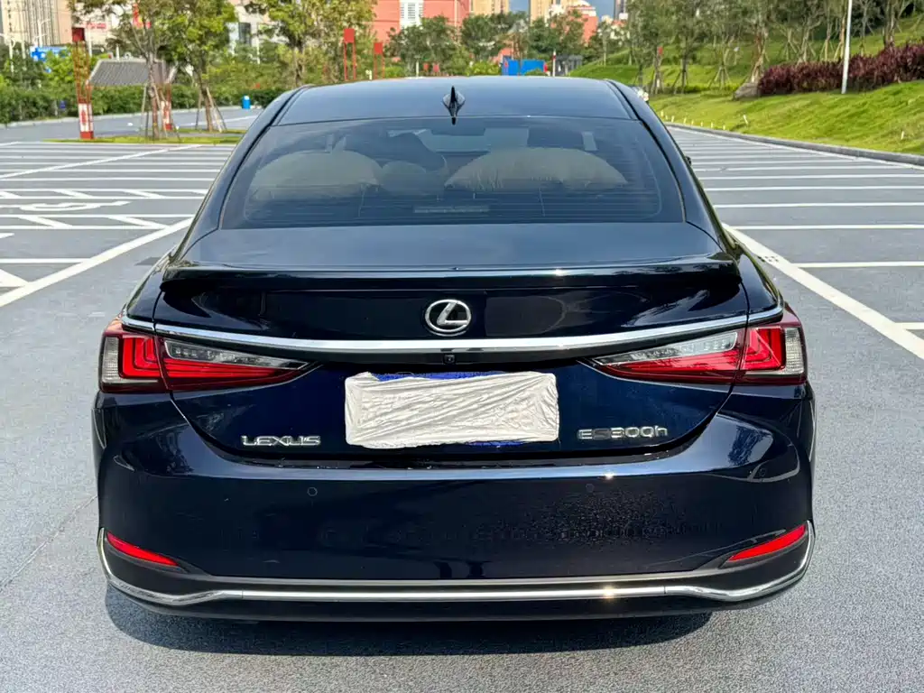 Lexus ES — фото 8
