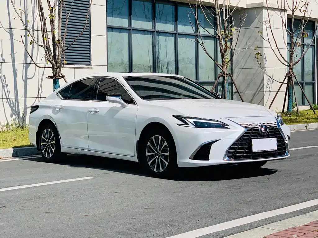 Lexus ES — фото 3