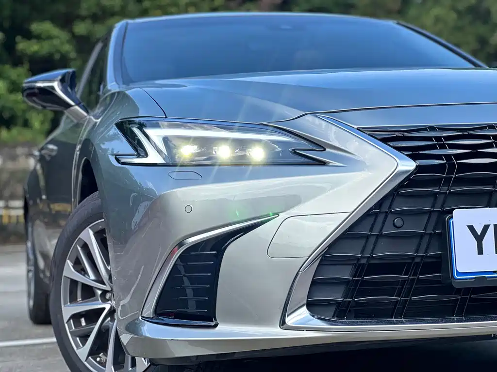 Lexus ES — фото 4