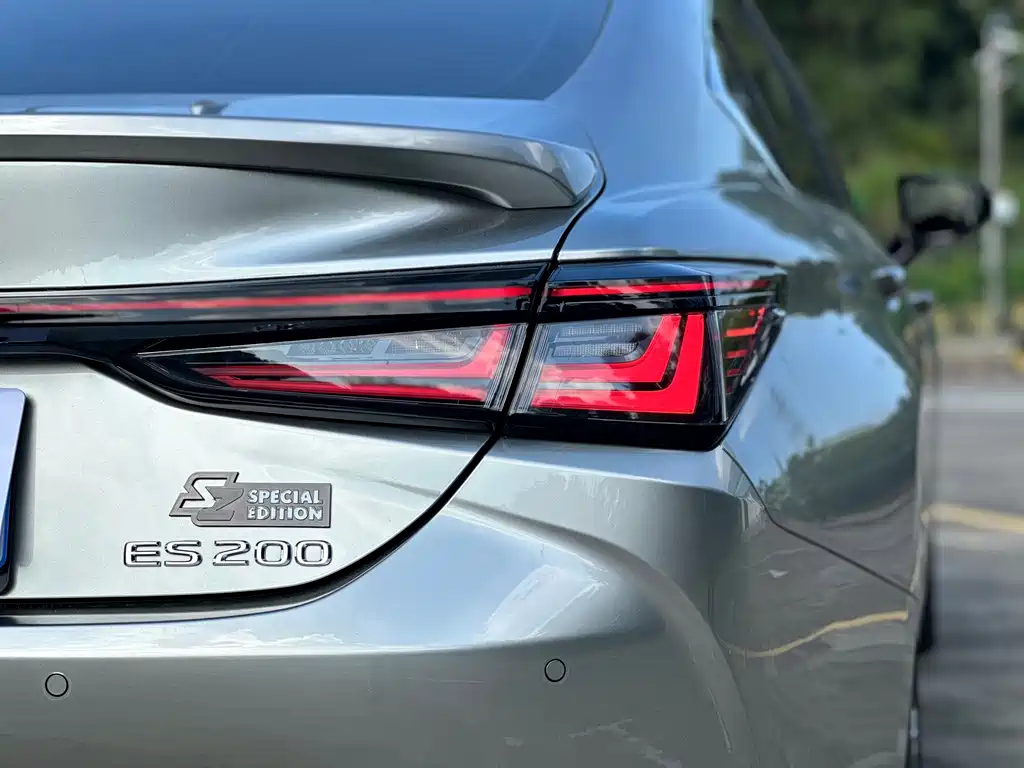 Lexus ES — фото 8