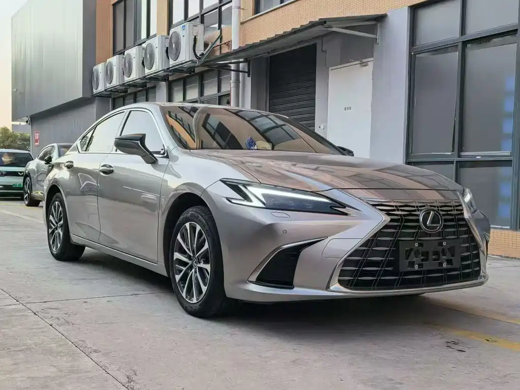 Lexus ES — фото 3