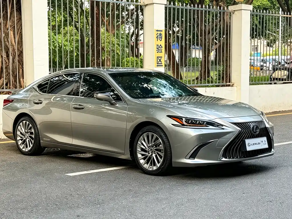 Lexus ES — фото 3