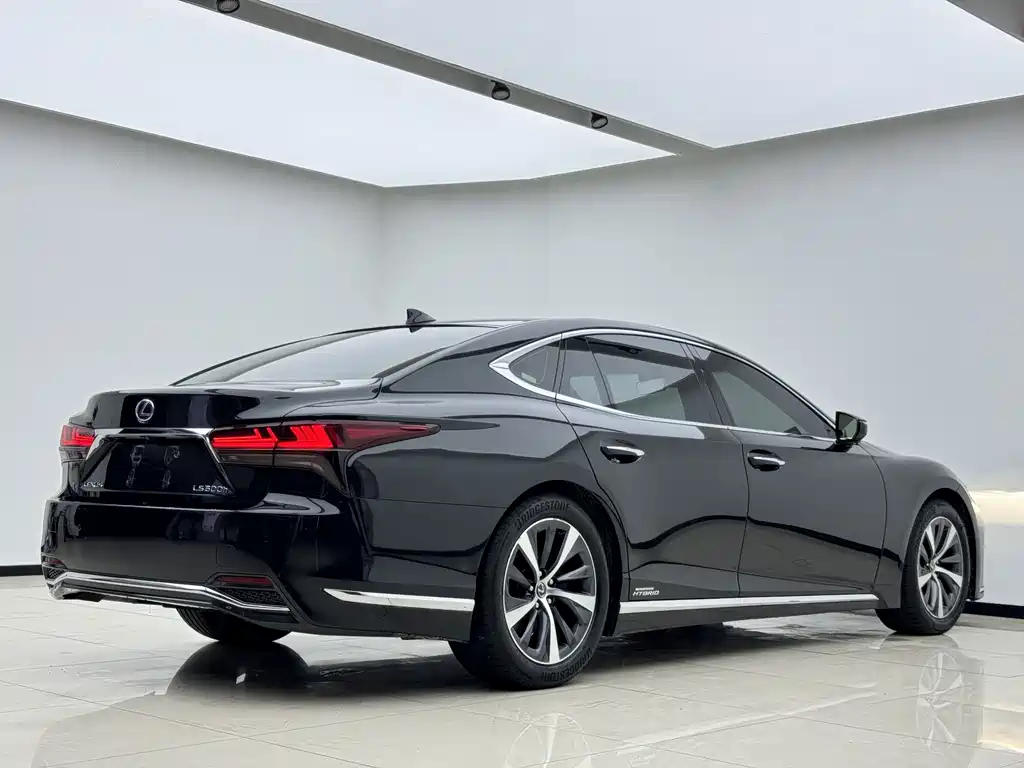 Lexus LS — фото 14