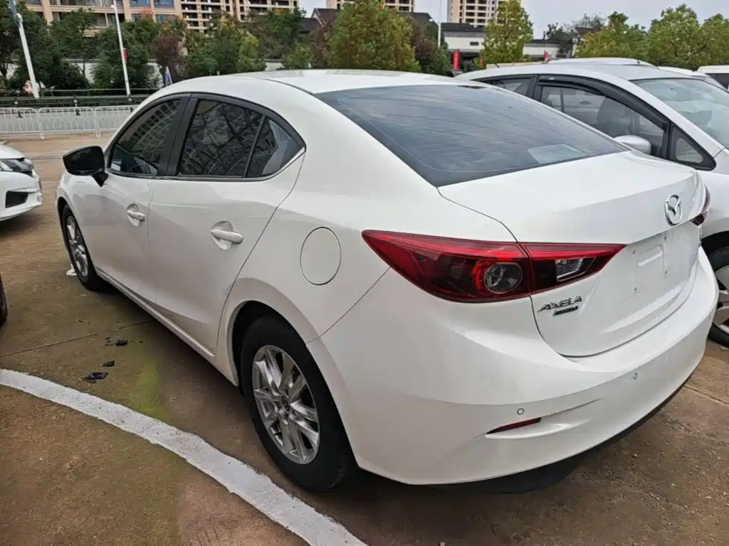 Mazda 3 Axela — фото 4