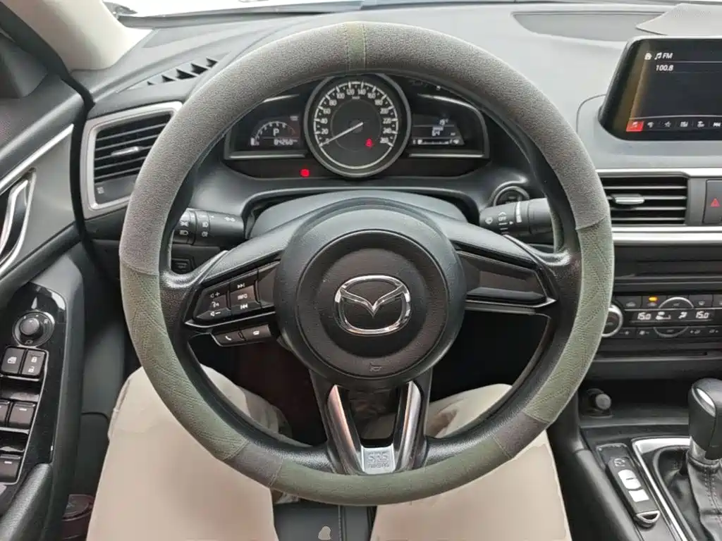 Mazda 3 Axela — фото 10