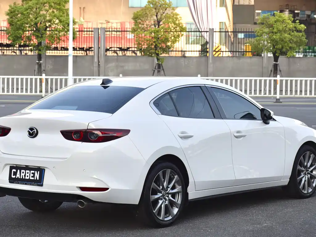 Mazda 3 Axela — фото 9