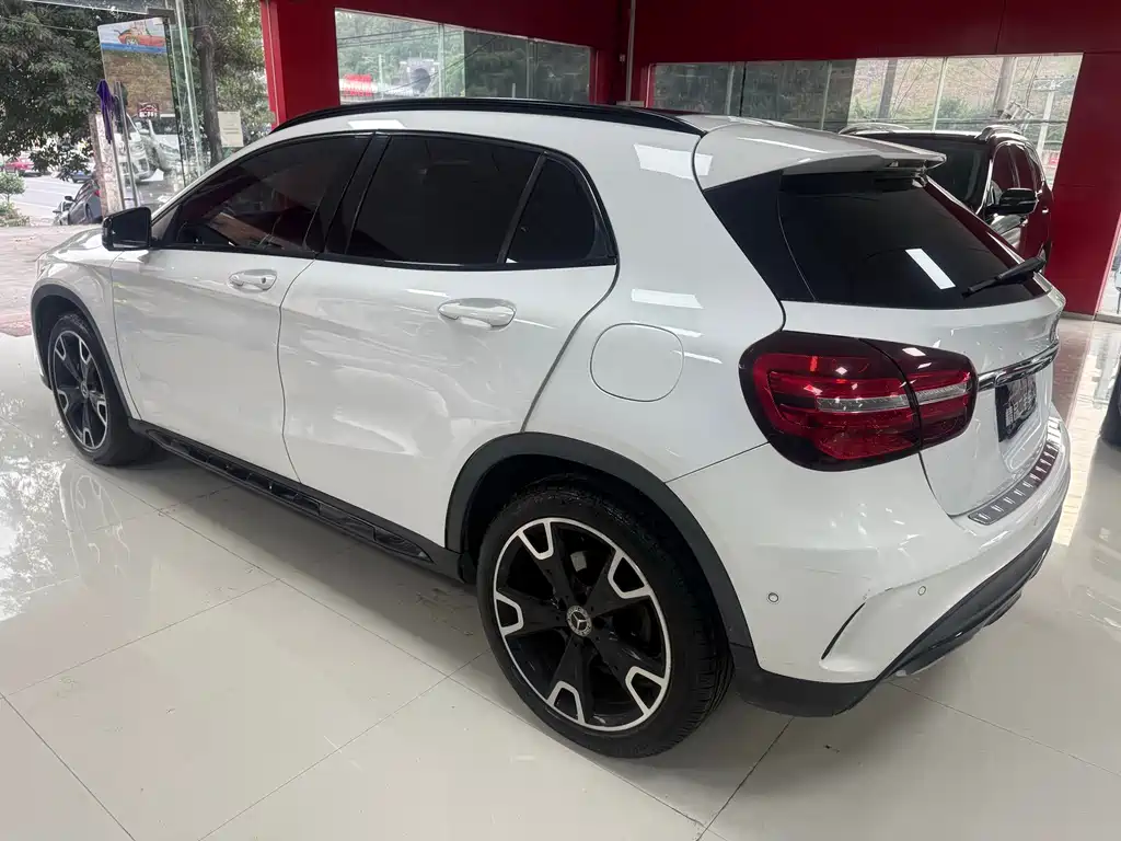 Mercedes-Benz GLA — фото 7