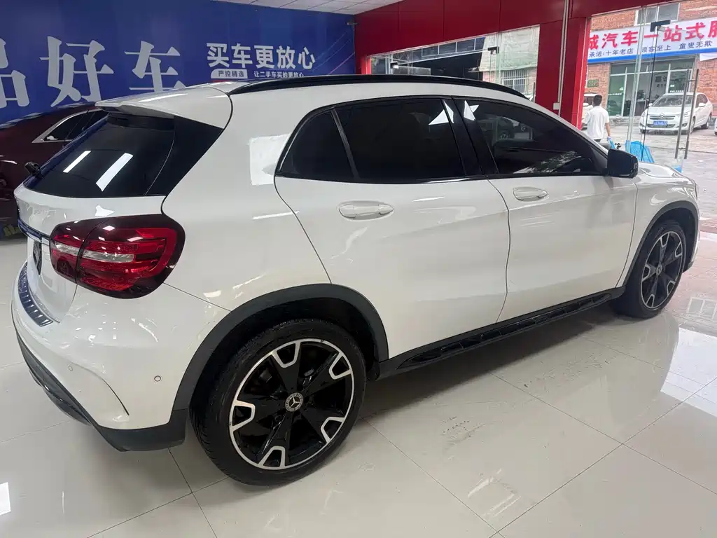 Mercedes-Benz GLA — фото 8