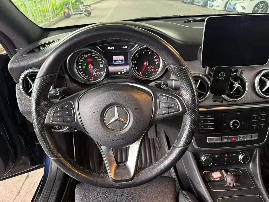 Mercedes-Benz CLA (Import) — фото 8