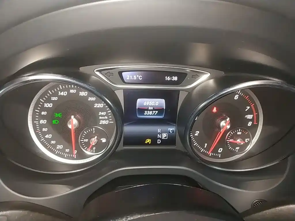 Mercedes-Benz GLA — фото 11