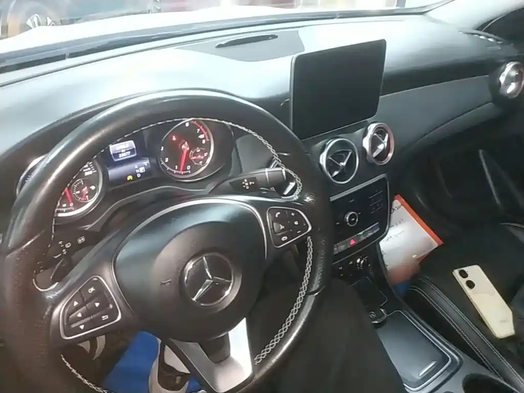 Mercedes-Benz GLA — фото 9