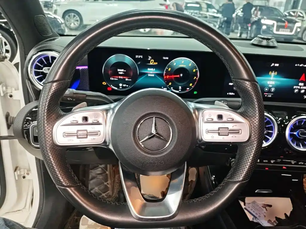 Mercedes-Benz A-Class — фото 10
