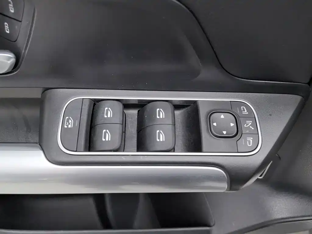 Mercedes-Benz GLA — фото 9