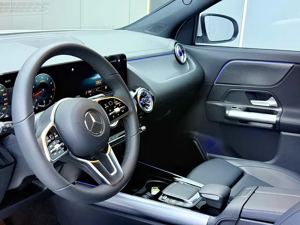 Mercedes-Benz GLA — фото 6