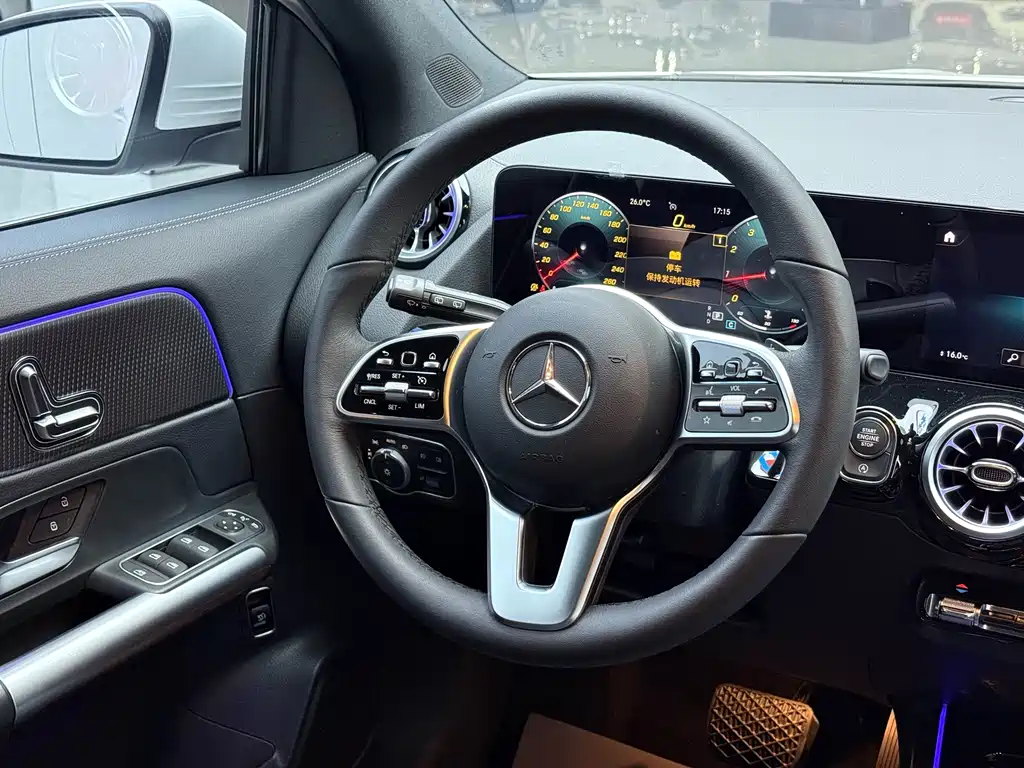 Mercedes-Benz GLA — фото 7